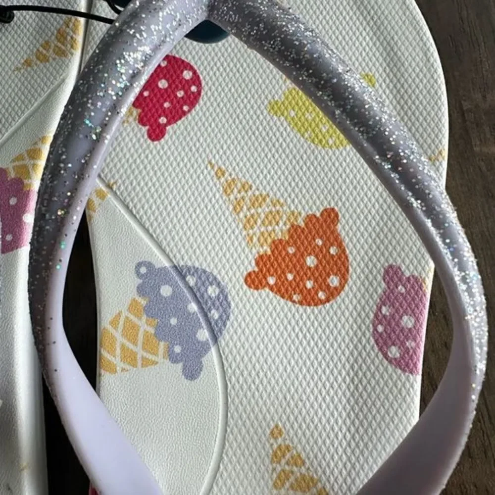 NWT Girls Flip Flops - Size 6/7